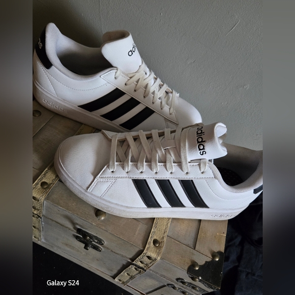 Shoes - Picture 2 of 3